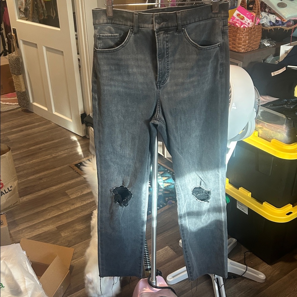 Express Black Straight Leg Distressed Jeans Size 8 - Picture 7 of 11